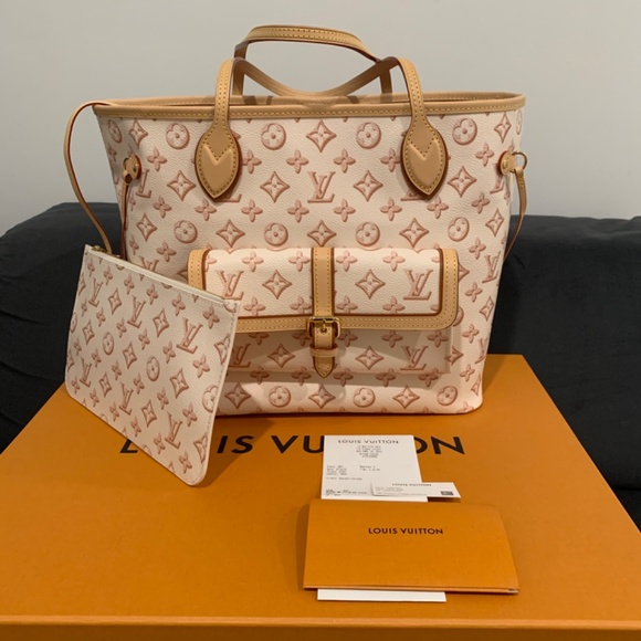 New never used Louis Vuitton Neverfull Fall Collection Bag - Picture 9 of 12